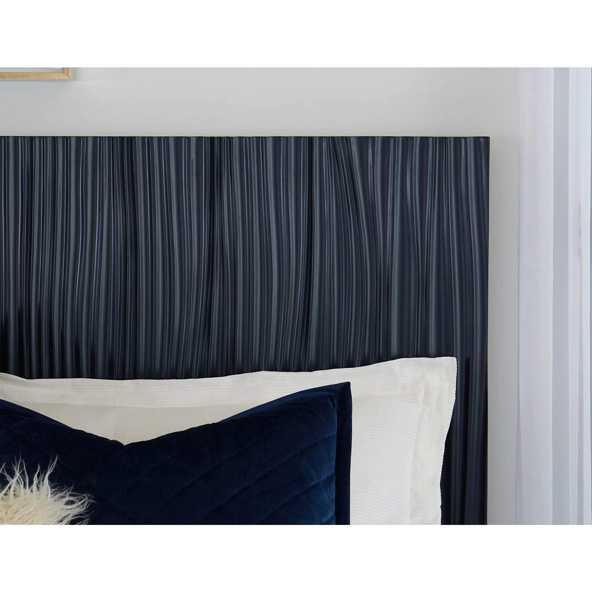 Argento Wave-Patterned Bed in Navy Blue and Burnished Brass - Image 2